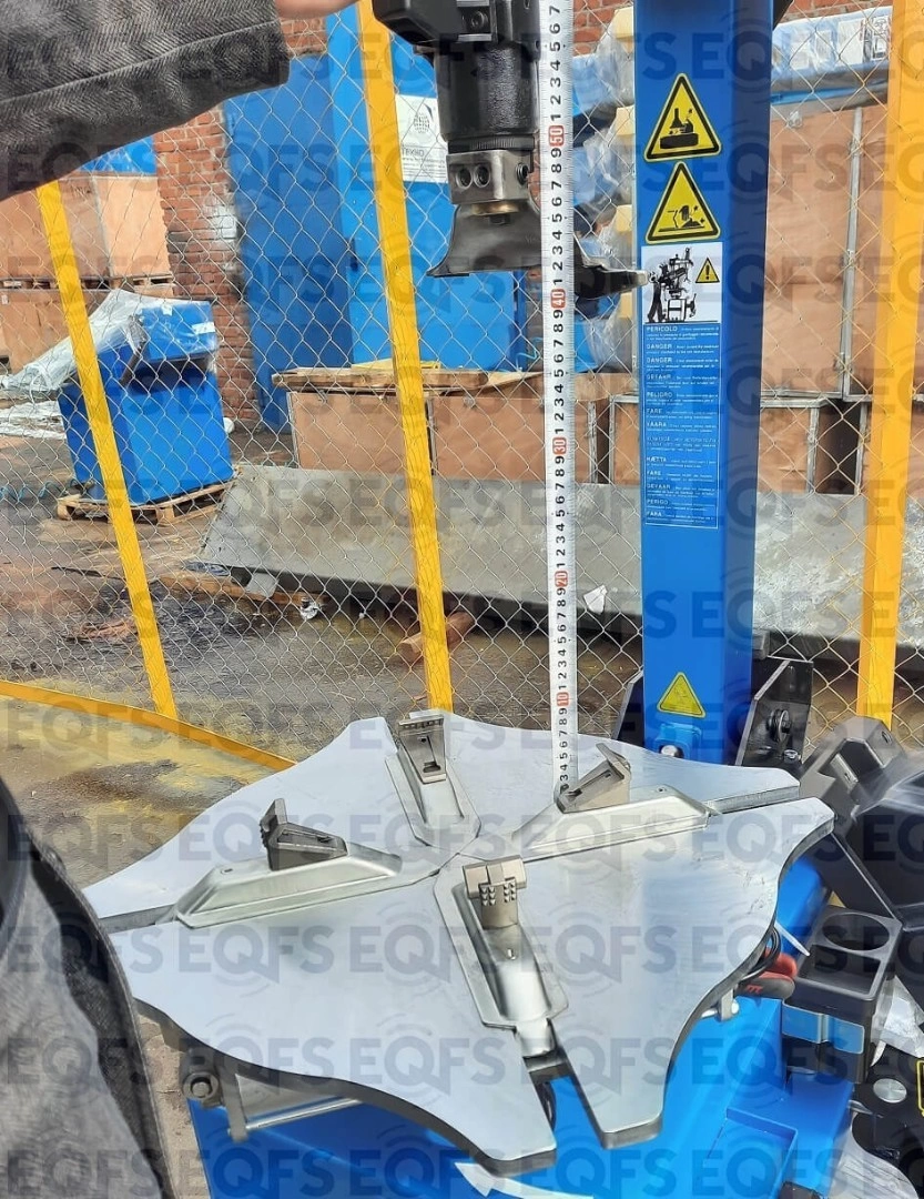 Фото-17777 Станок шиномонтажный автоматический с приспособлением 